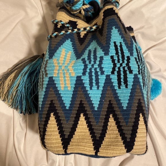 Blue & Cream Tribal Pattern Deluxe Wayuu Double Drawstring Shoulder Mochila Bag - Picture 5 of 15
